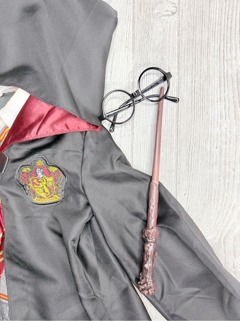 Harry Potter Halloween costume robe , one piece , glasses , wand and broom 4-6 - Picture 3 of 7